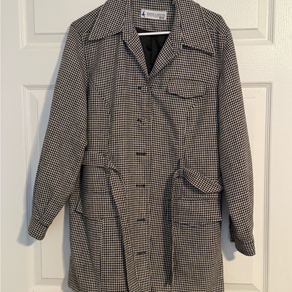 Marsh Landing Women's Black and White Coat